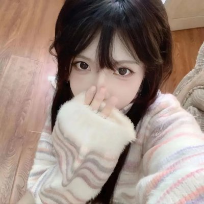 腰间持枪